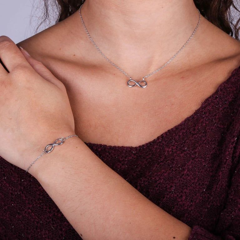 Halsband i Silver med infinity-symbol 2